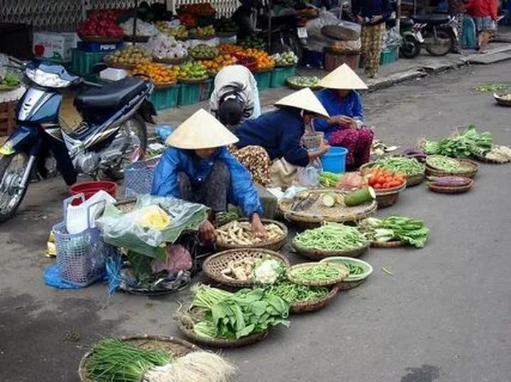 Hotspot Matrix: Biến 4 kiểu áo không thể thiếu thành cơ hội marketing đột phá